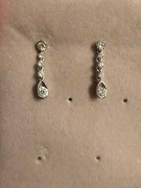 18K Gold Diamond Earrings